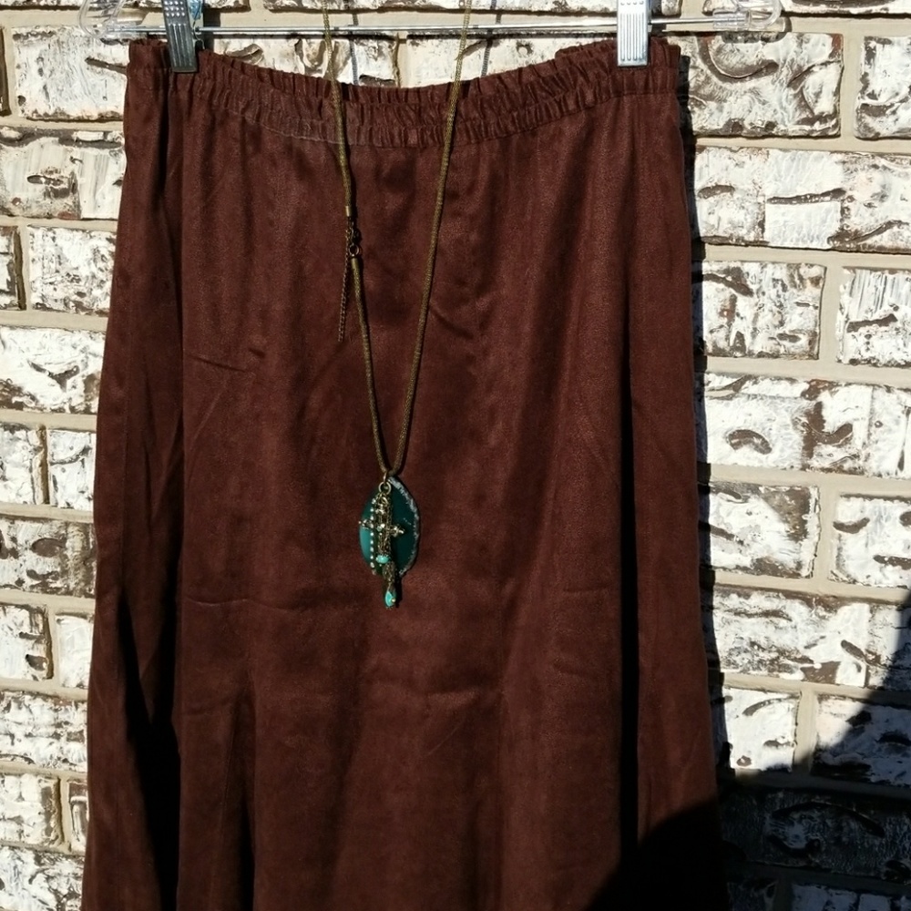 Skirt - Picture 2 of 4